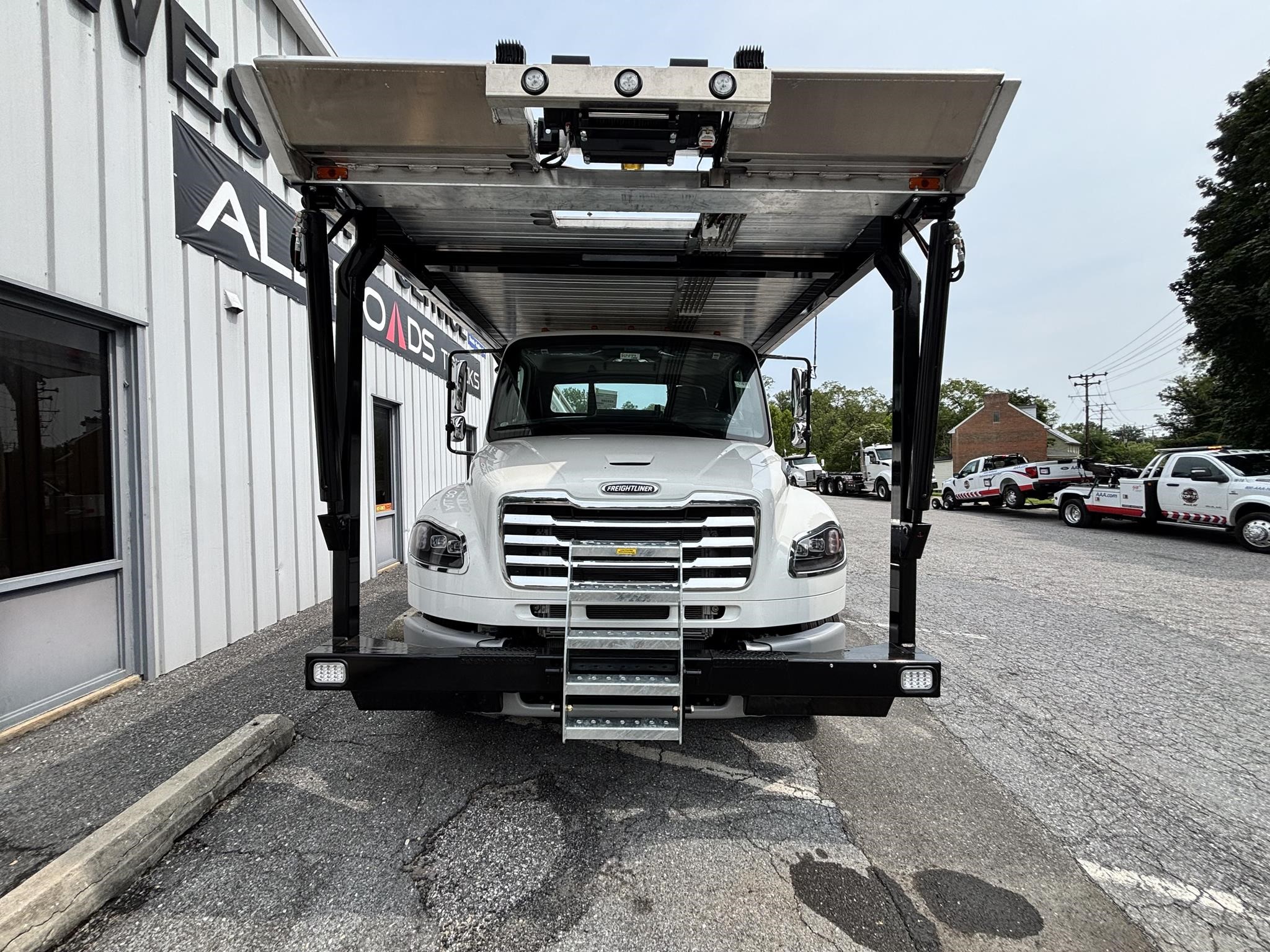 2027 FREIGHTLINER M2 106 thumbnail 3