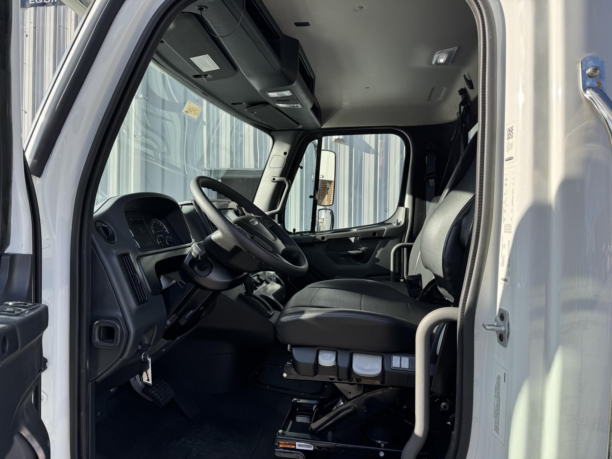 2026 FREIGHTLINER M2 106 thumbnail 5