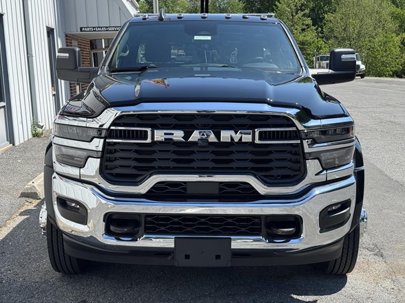 2026 RAM 4500 BIG HORN thumbnail 3