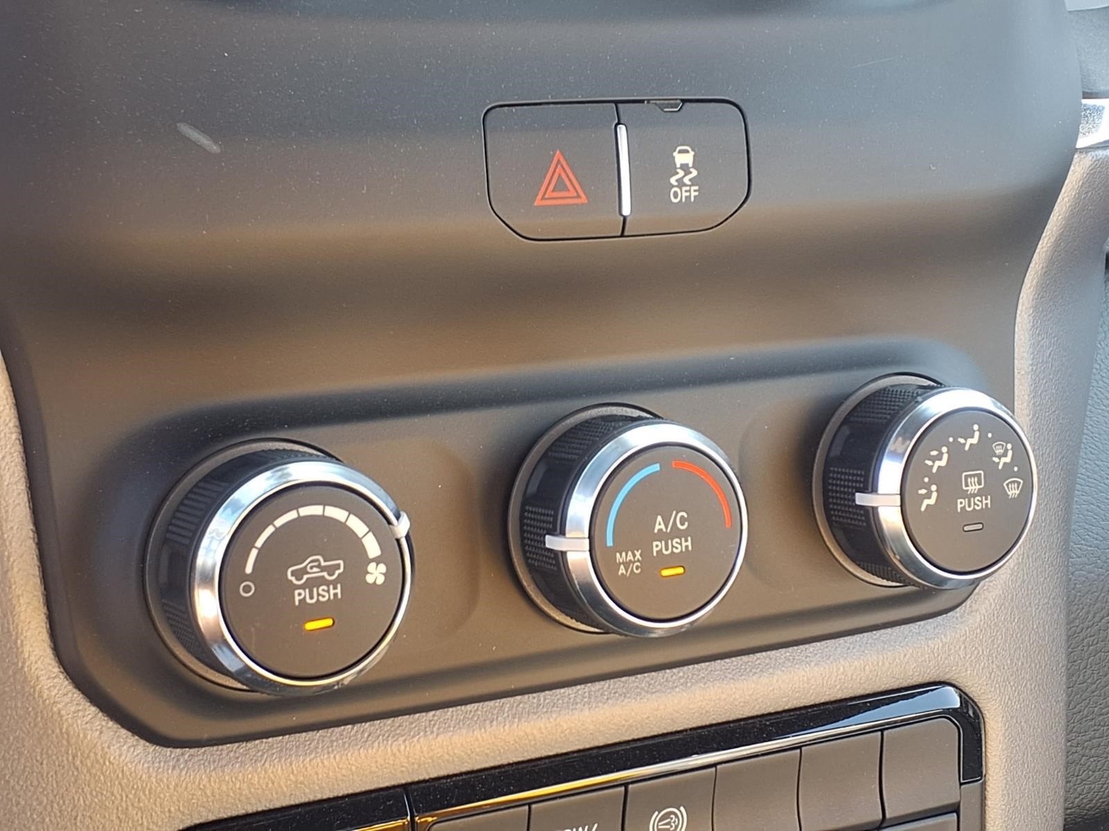 2024 RAM 5500 HD SLT thumbnail 6
