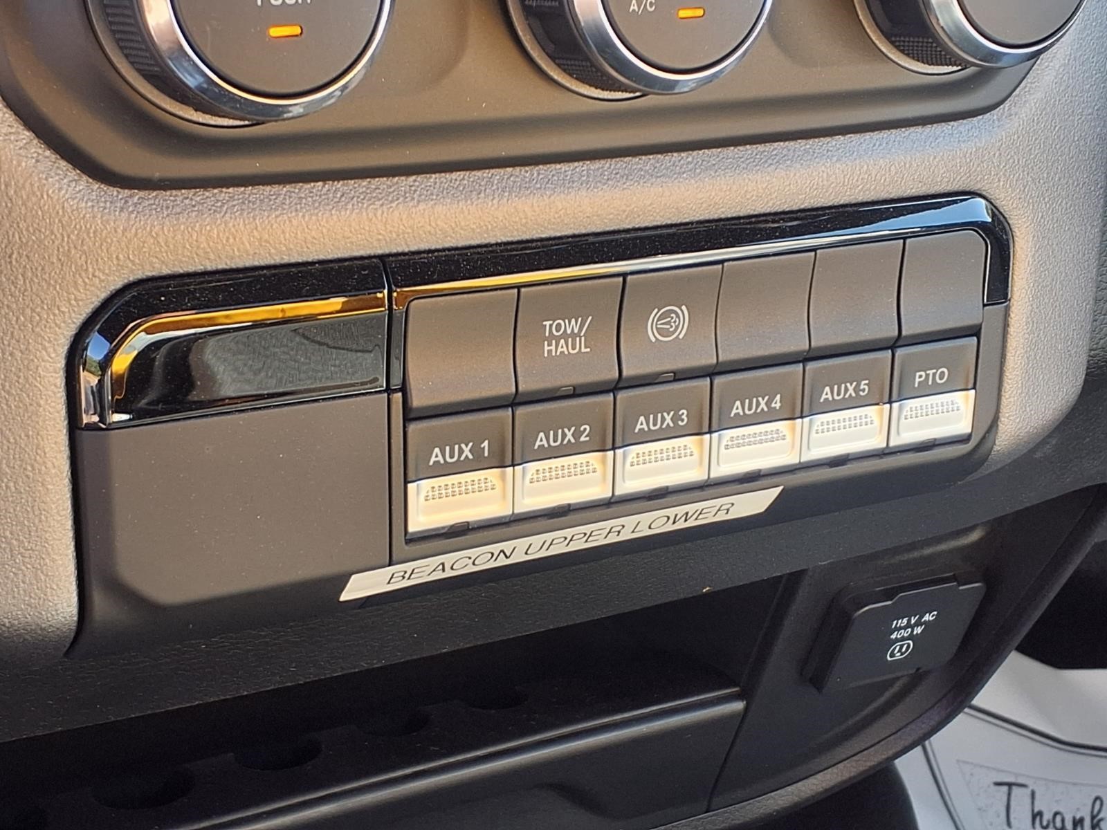 2024 RAM 5500 HD SLT thumbnail 7