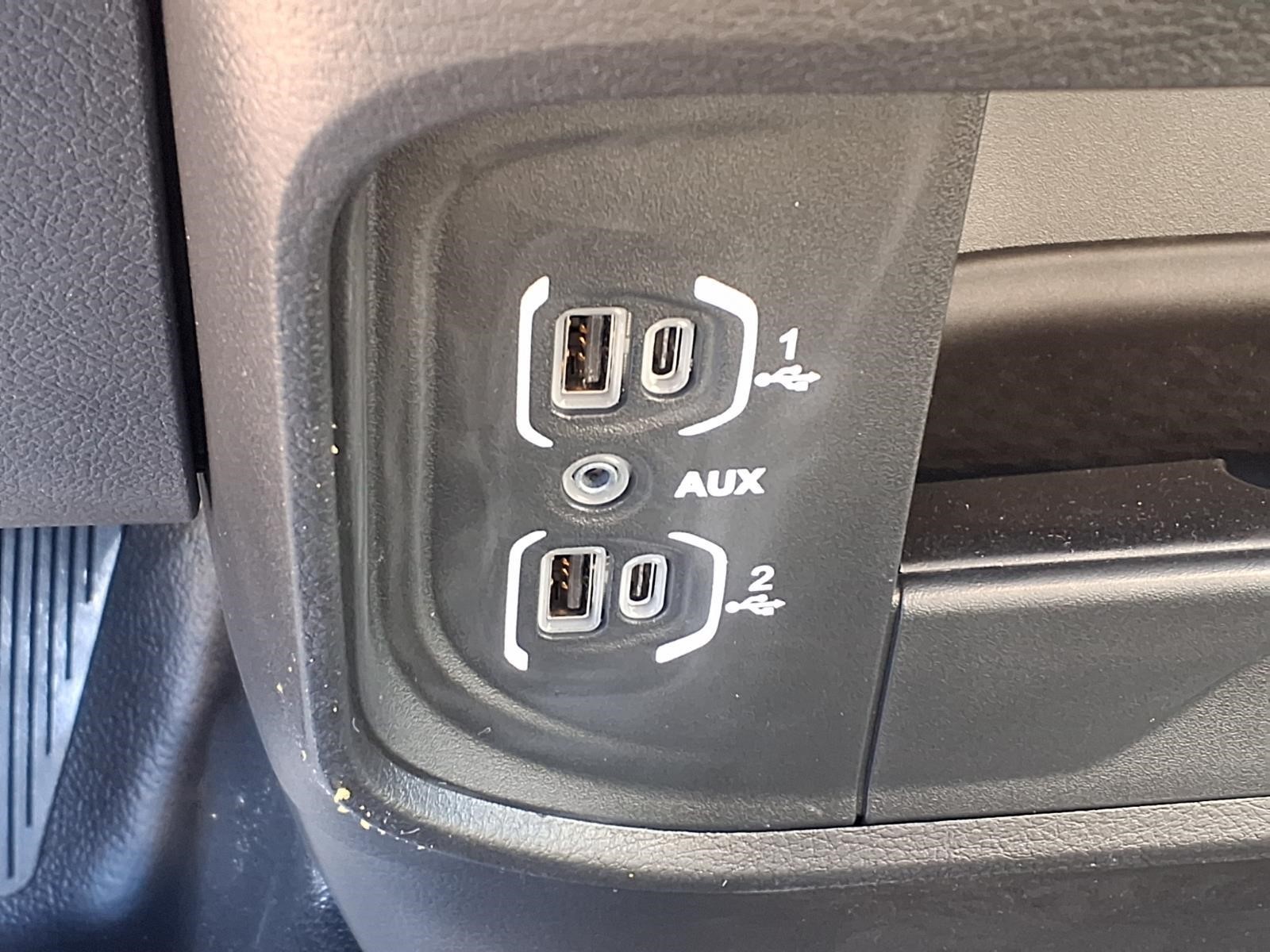 2024 RAM 5500 HD SLT thumbnail 8