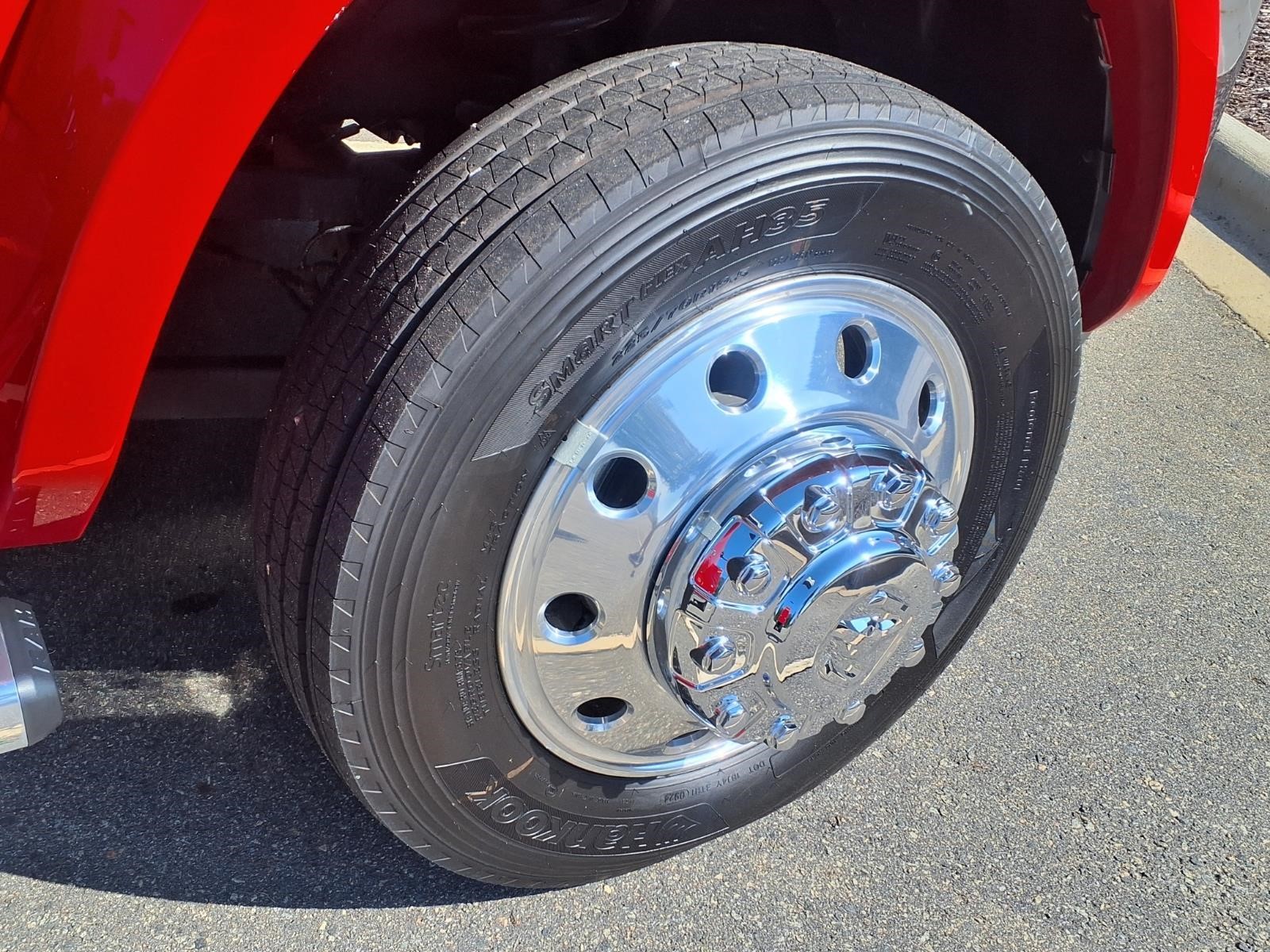 2024 RAM 5500 HD SLT thumbnail 29