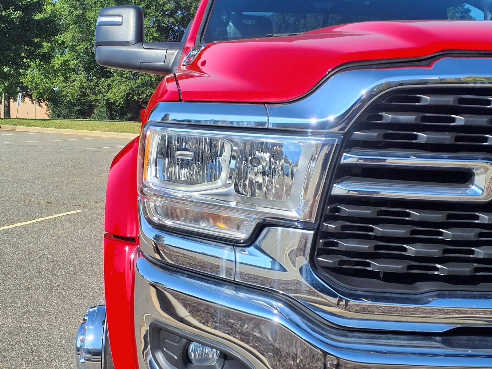 2024 RAM 5500 HD SLT thumbnail 31