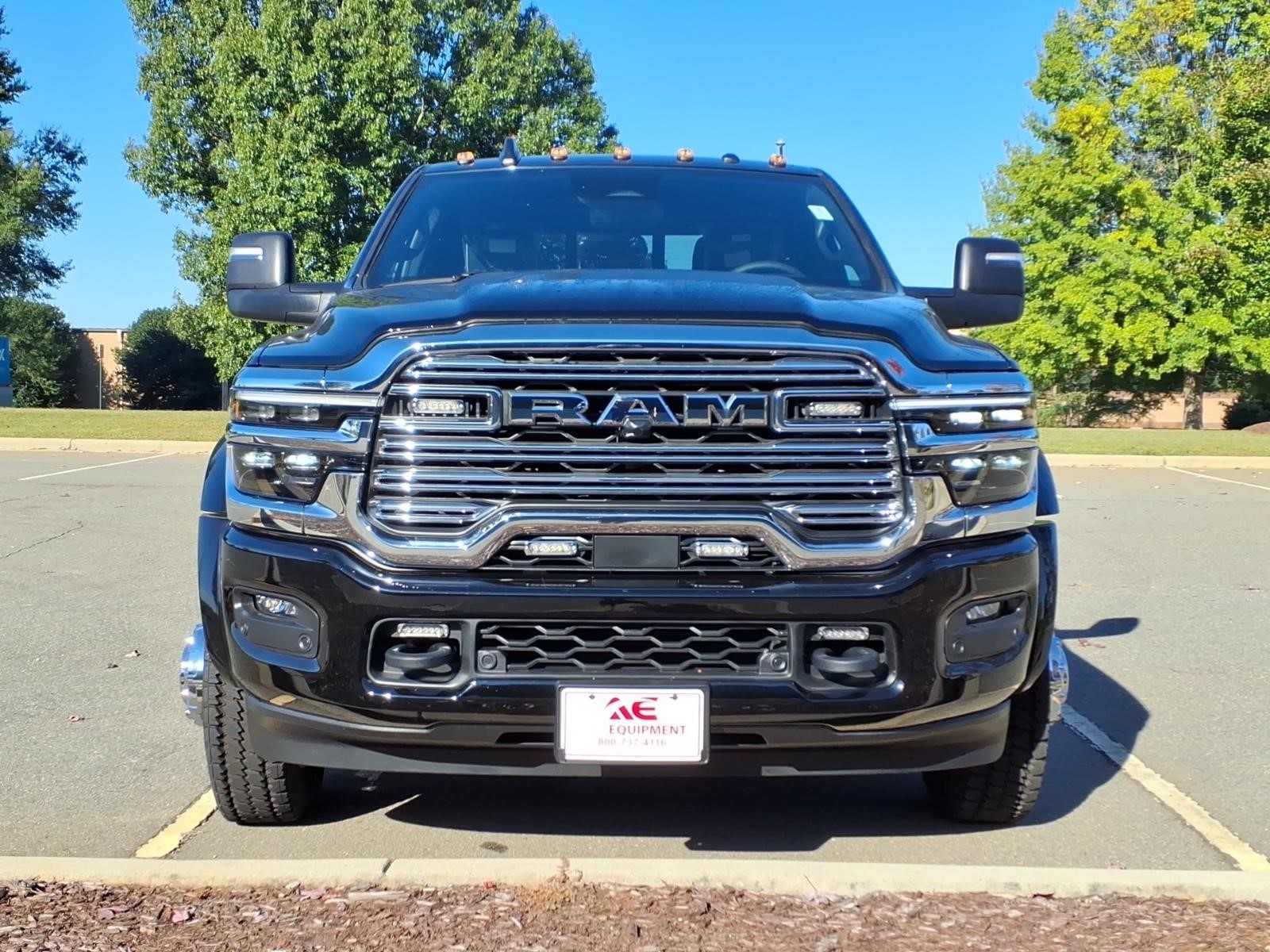 2026 RAM 5500 LARAMIE thumbnail 2