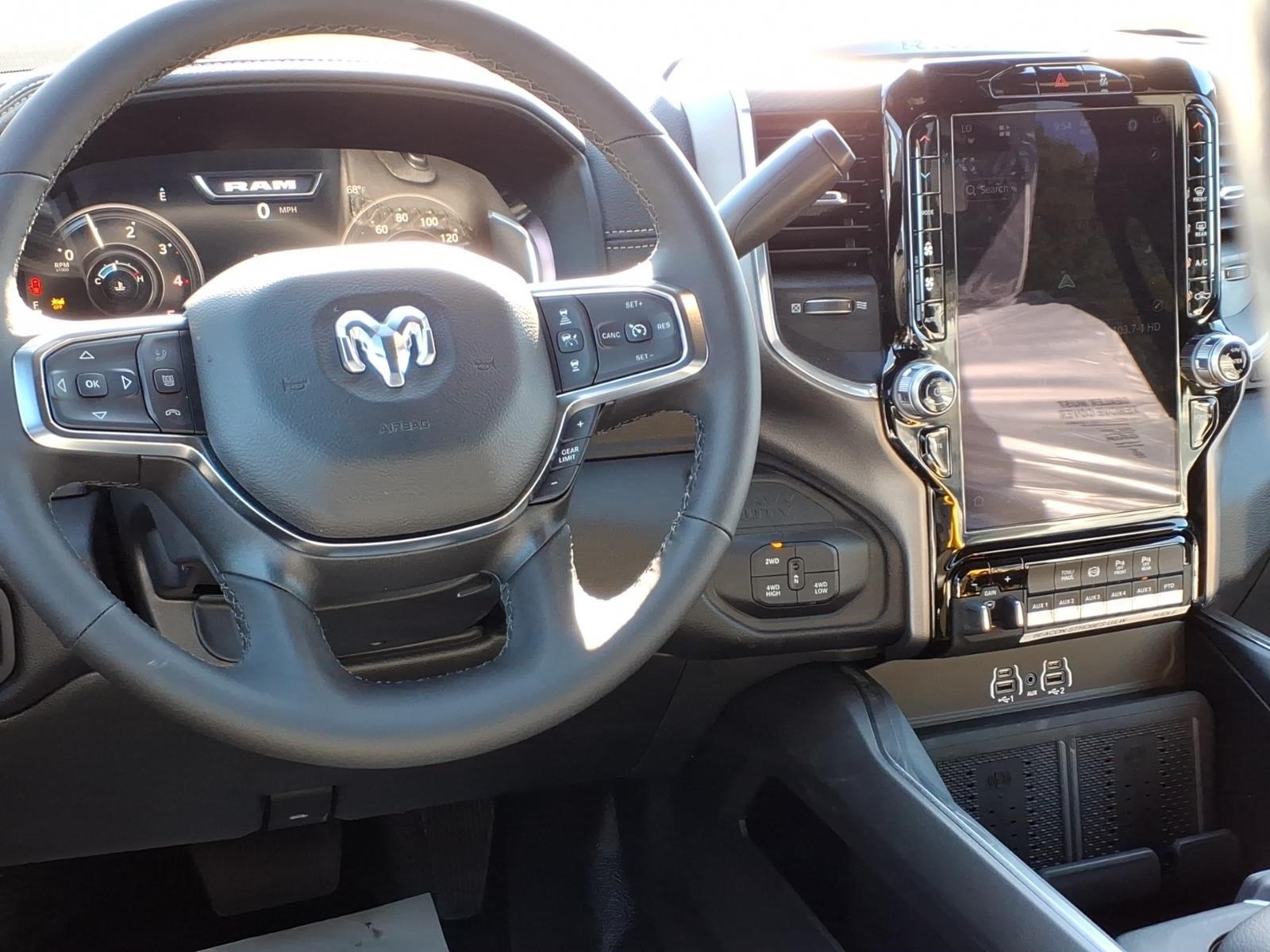 2026 RAM 5500 LARAMIE thumbnail 3