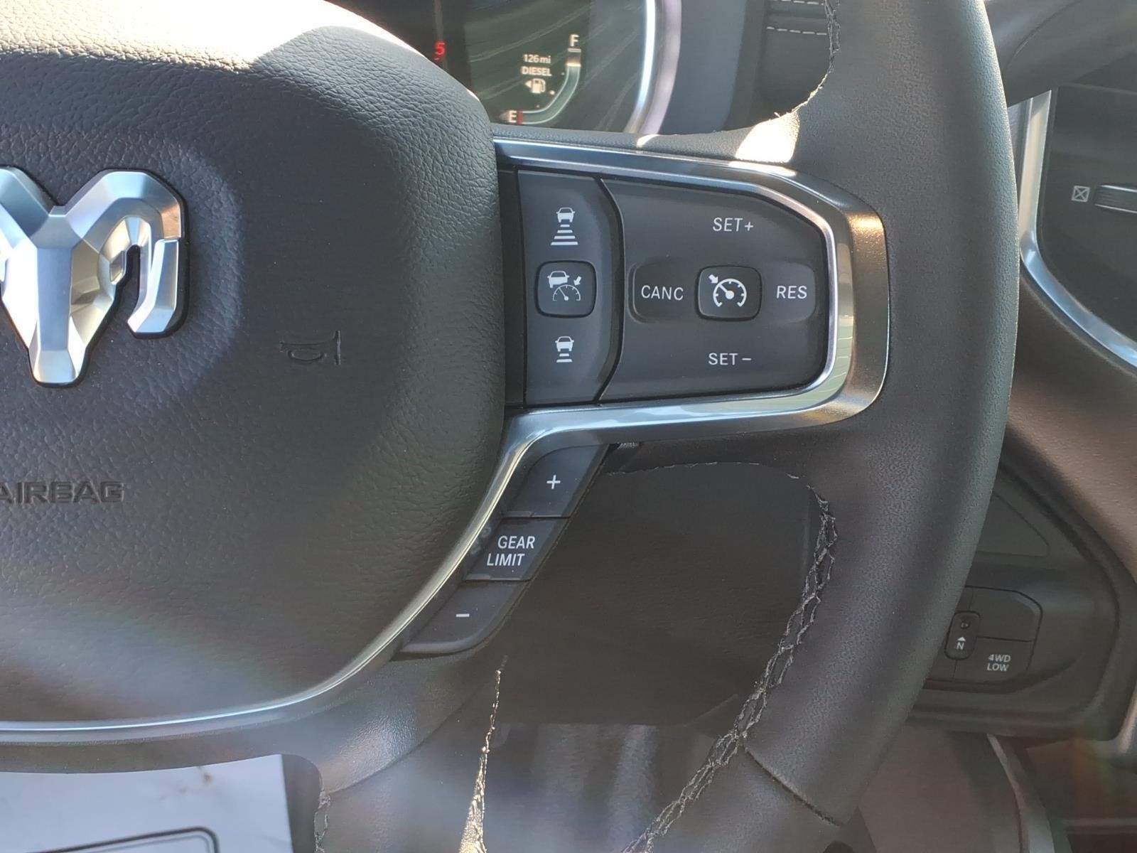2026 RAM 5500 LARAMIE thumbnail 12