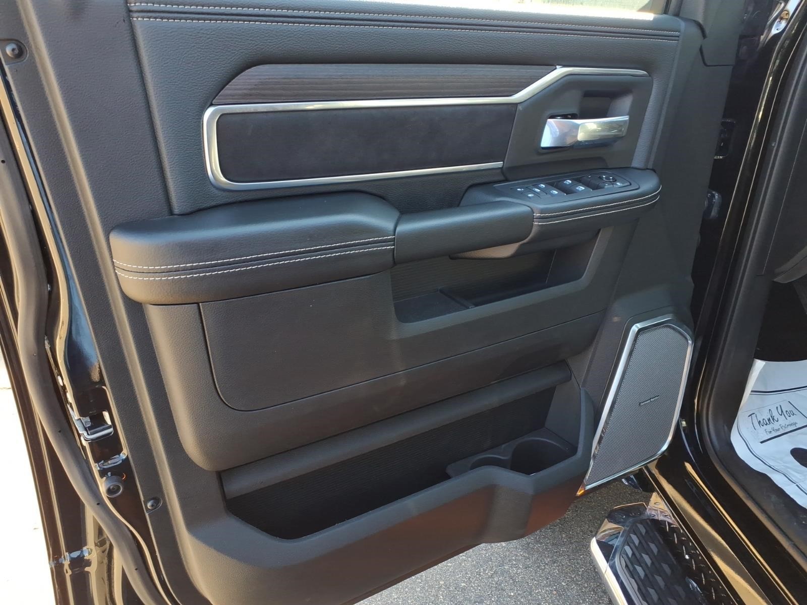 2026 RAM 5500 LARAMIE thumbnail 16