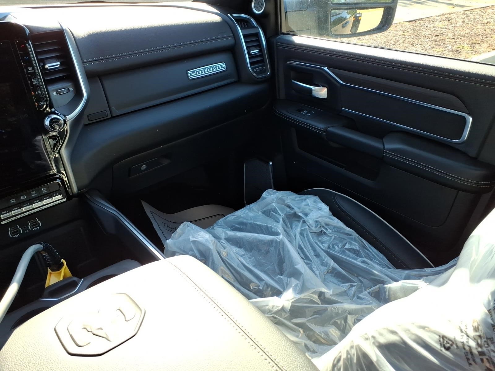 2026 RAM 5500 LARAMIE thumbnail 21