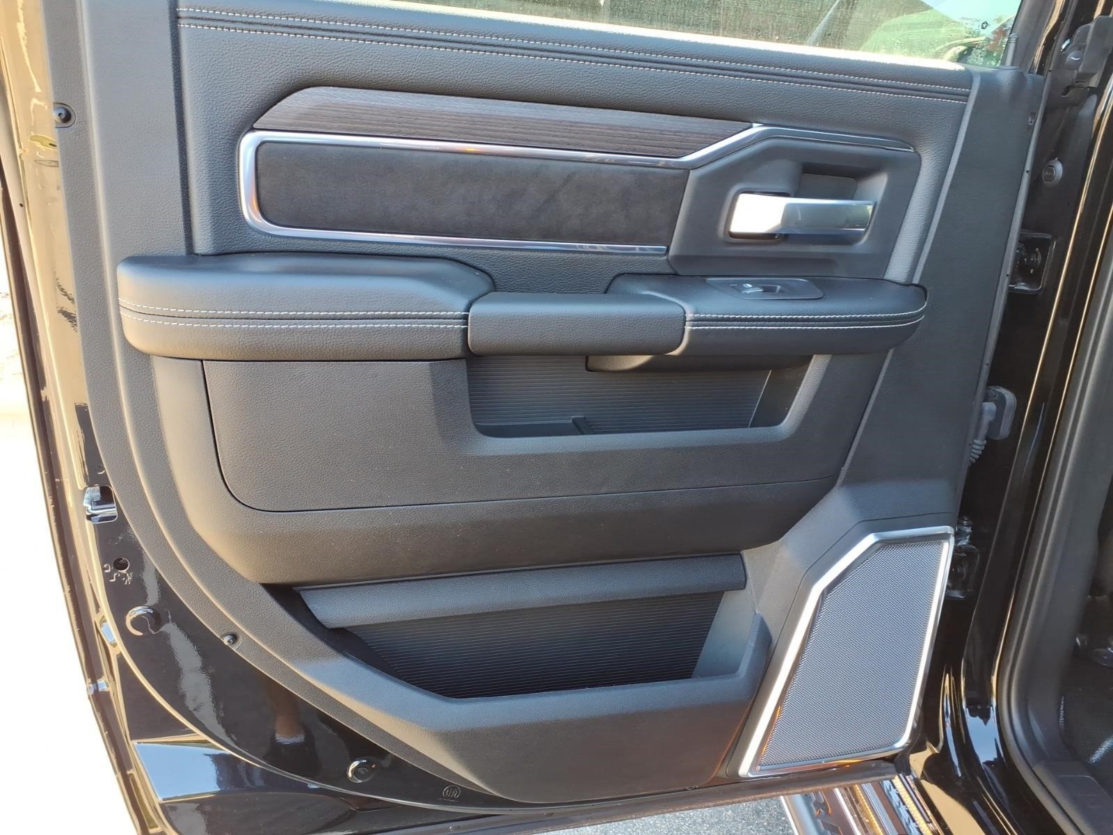 2026 RAM 5500 LARAMIE thumbnail 22