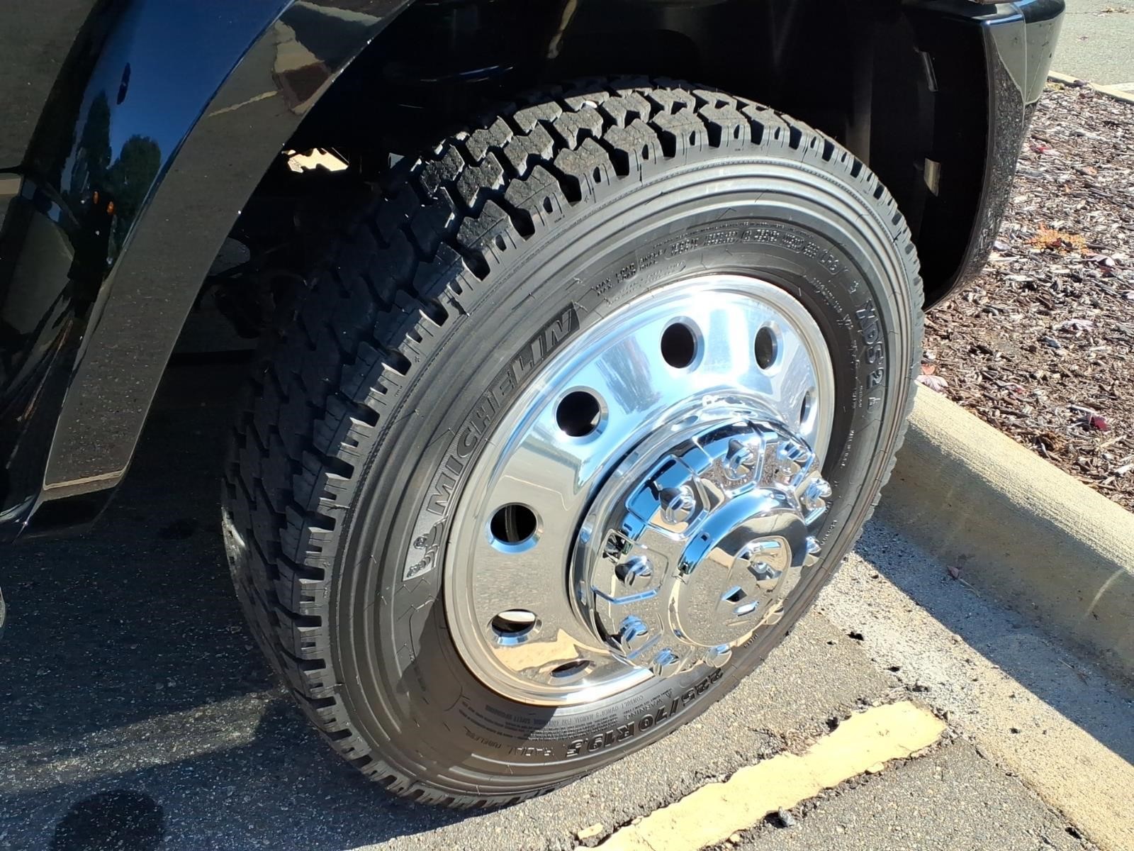 2026 RAM 5500 LARAMIE thumbnail 33