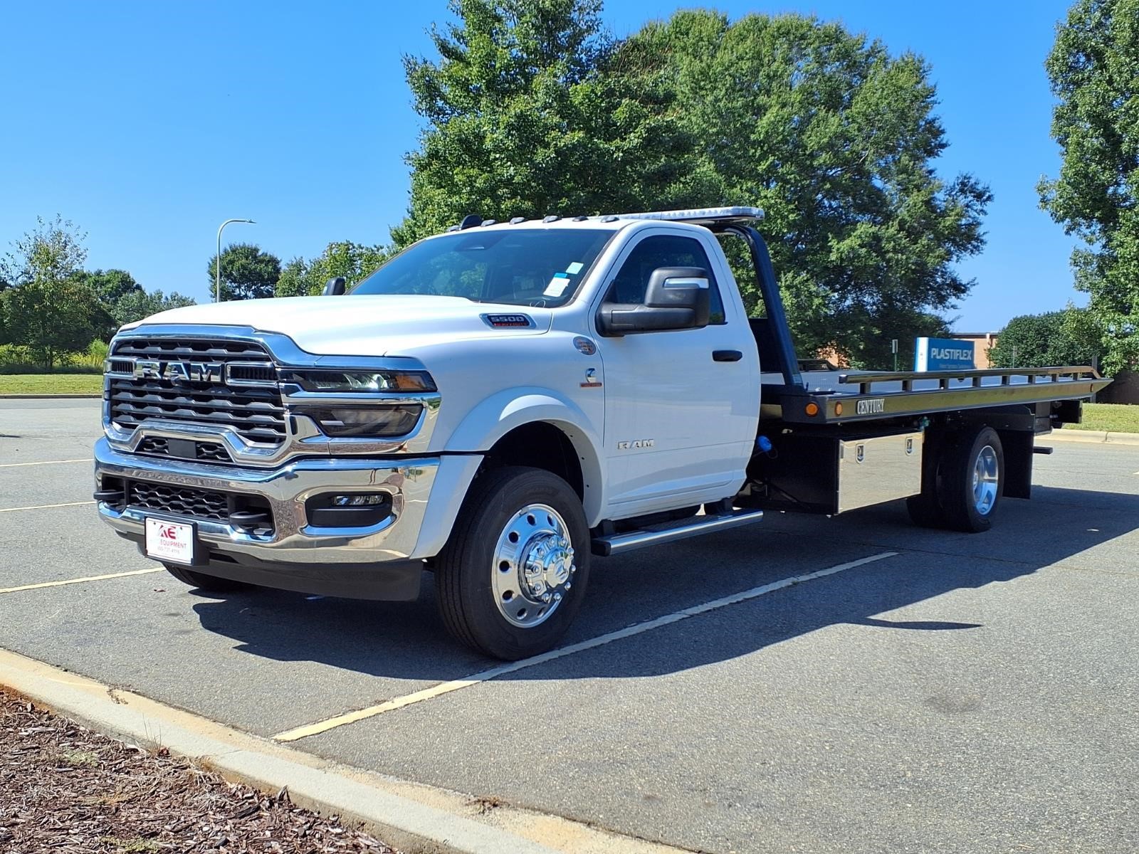 2026 RAM 5500 BIG HORN thumbnail 3