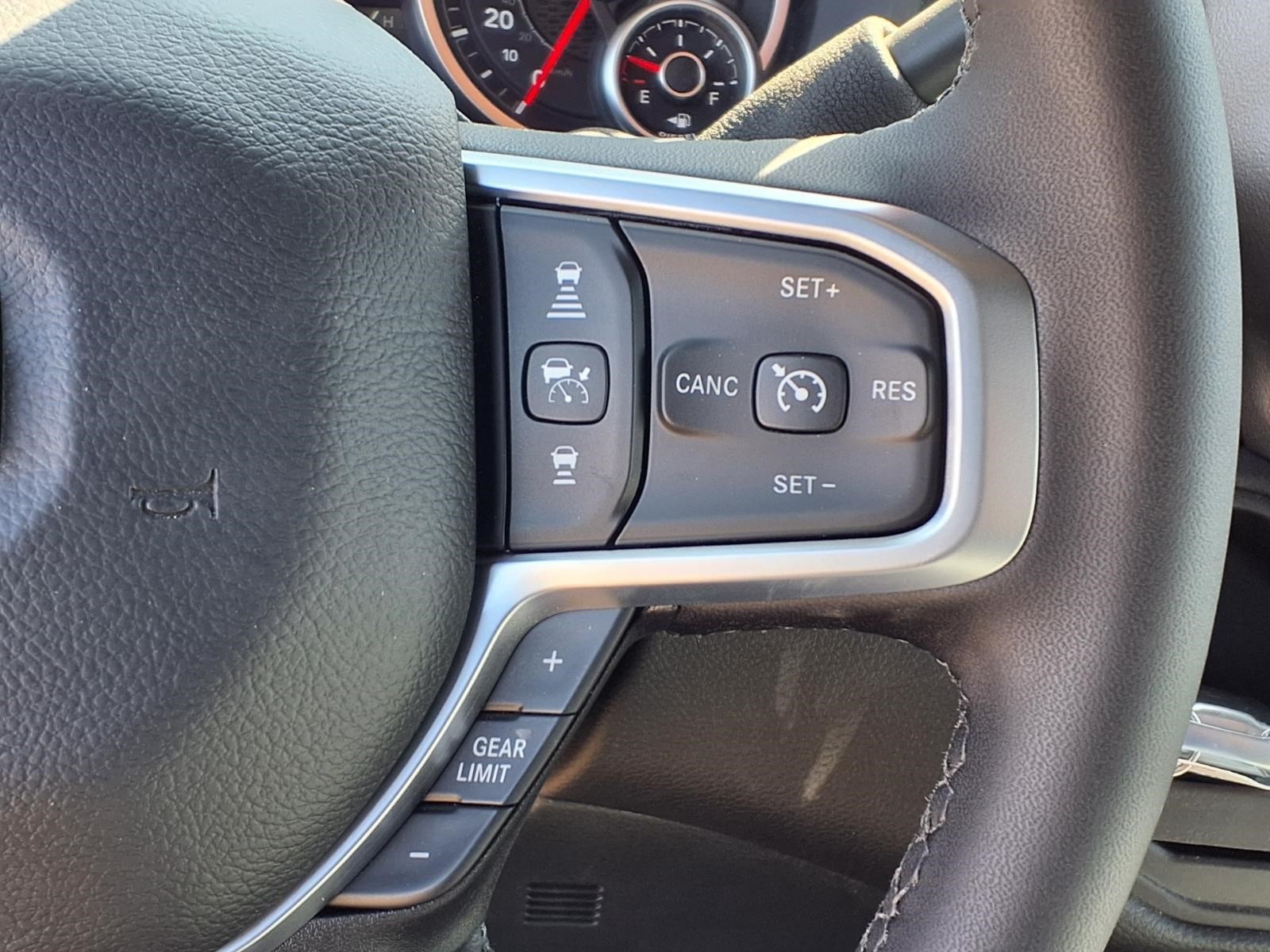 2026 RAM 5500 BIG HORN thumbnail 13
