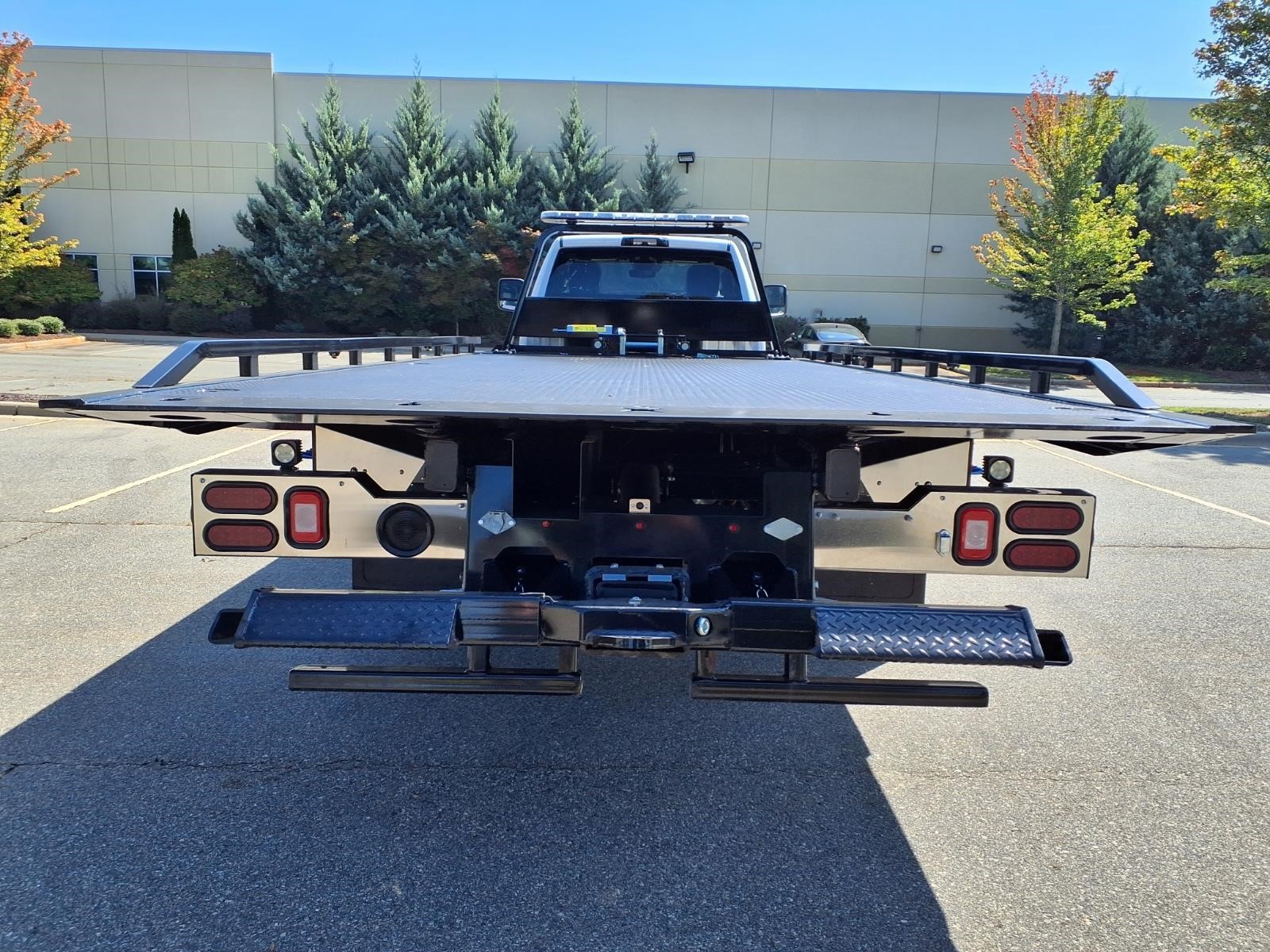 2026 RAM 5500 BIG HORN thumbnail 23