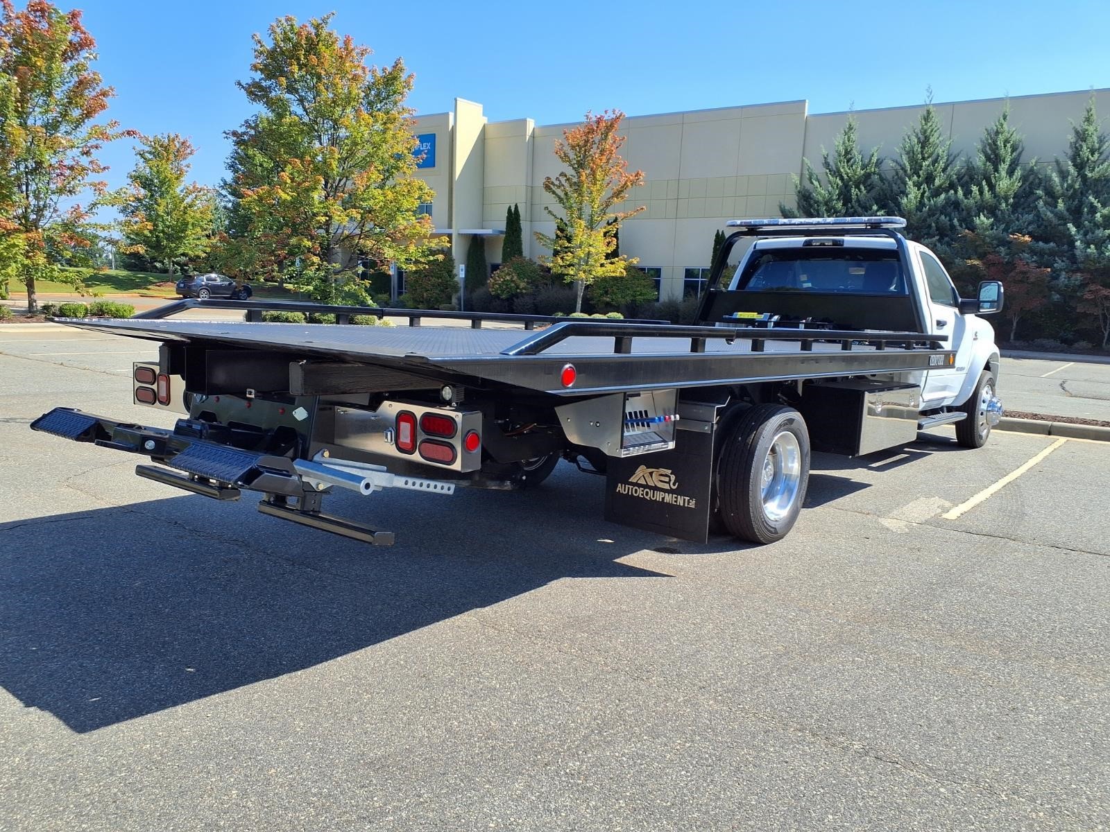 2026 RAM 5500 BIG HORN thumbnail 26