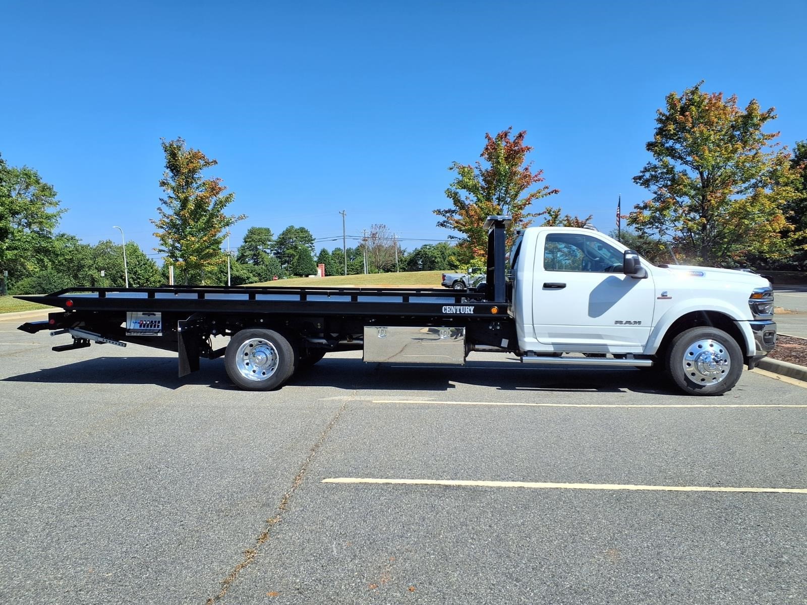 2026 RAM 5500 BIG HORN thumbnail 33