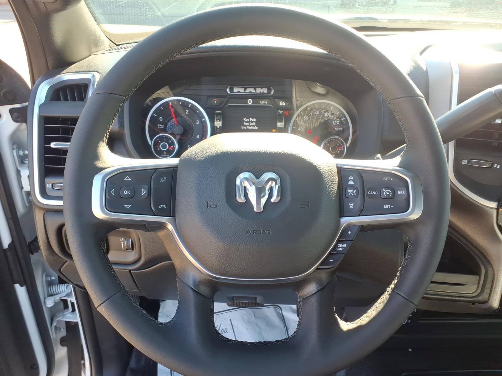 2027 RAM 5500 BIG HORN thumbnail 12