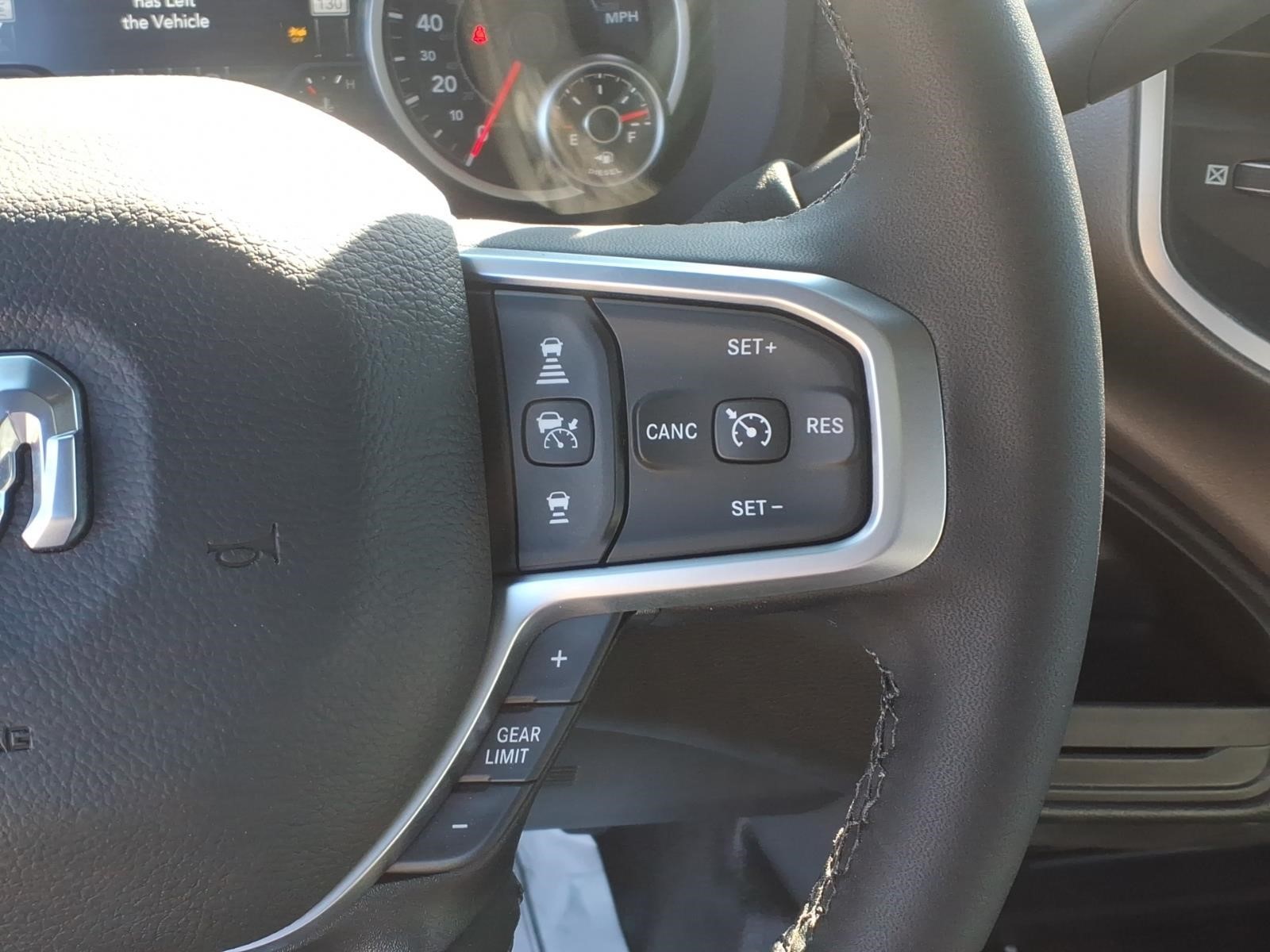 2027 RAM 5500 BIG HORN thumbnail 14
