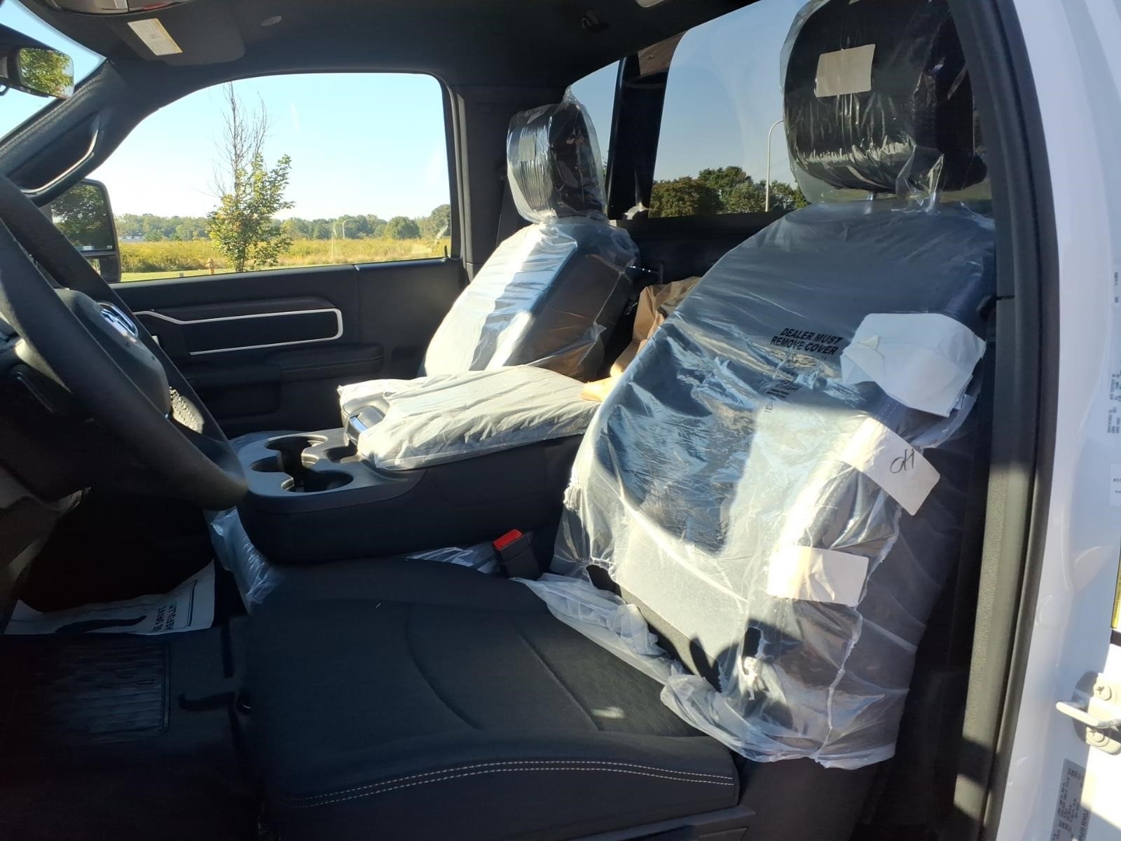 2027 RAM 5500 BIG HORN thumbnail 16