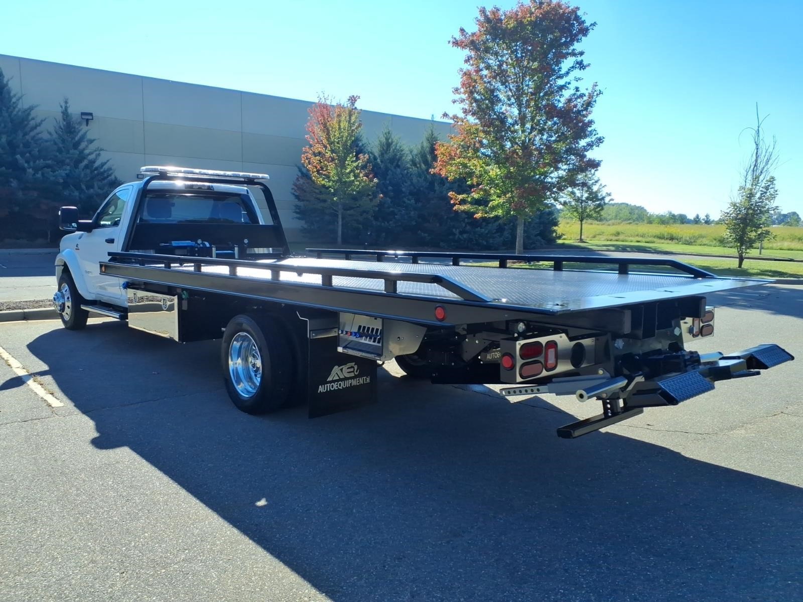 2027 RAM 5500 BIG HORN thumbnail 25