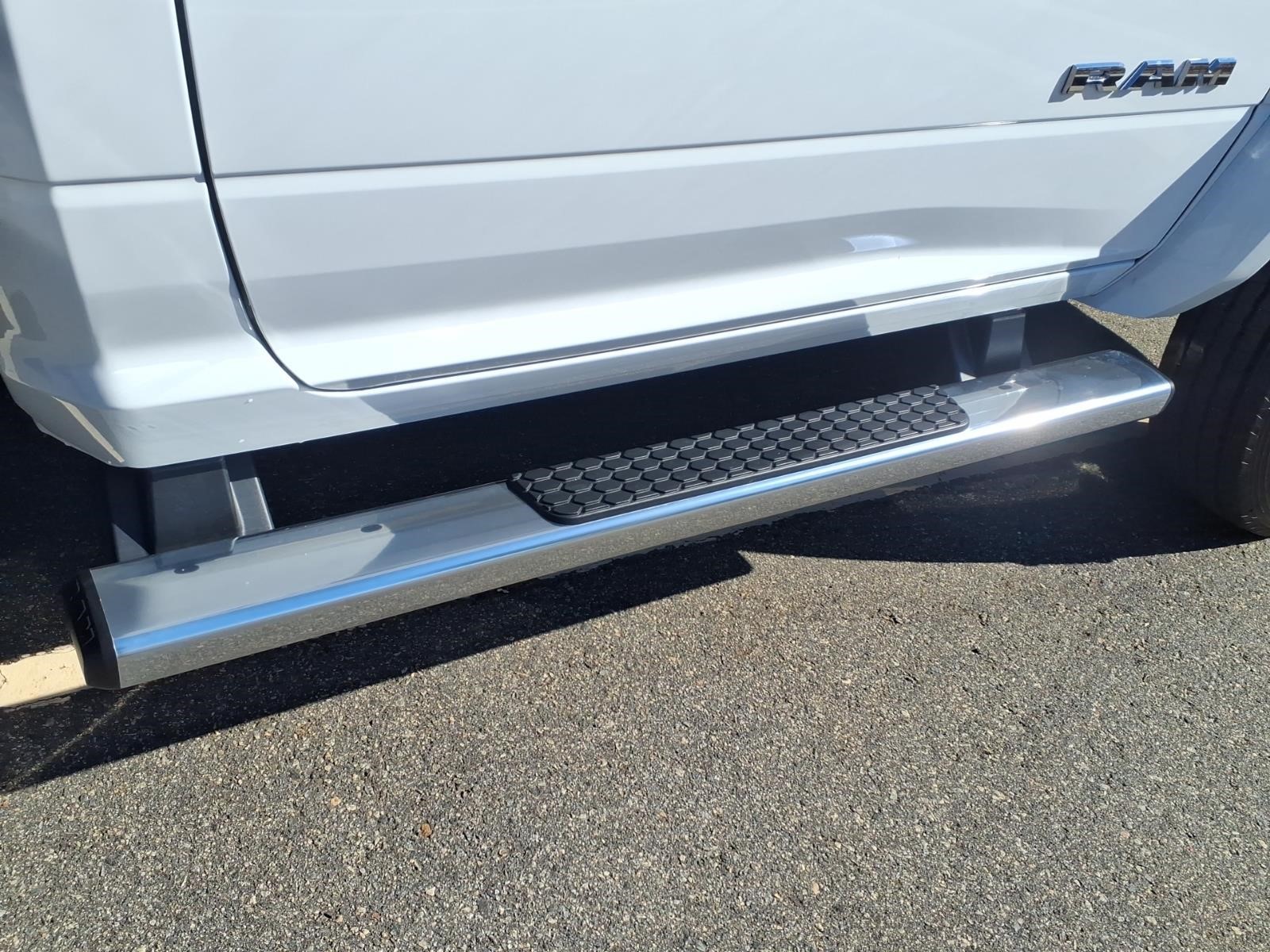 2027 RAM 5500 BIG HORN thumbnail 32
