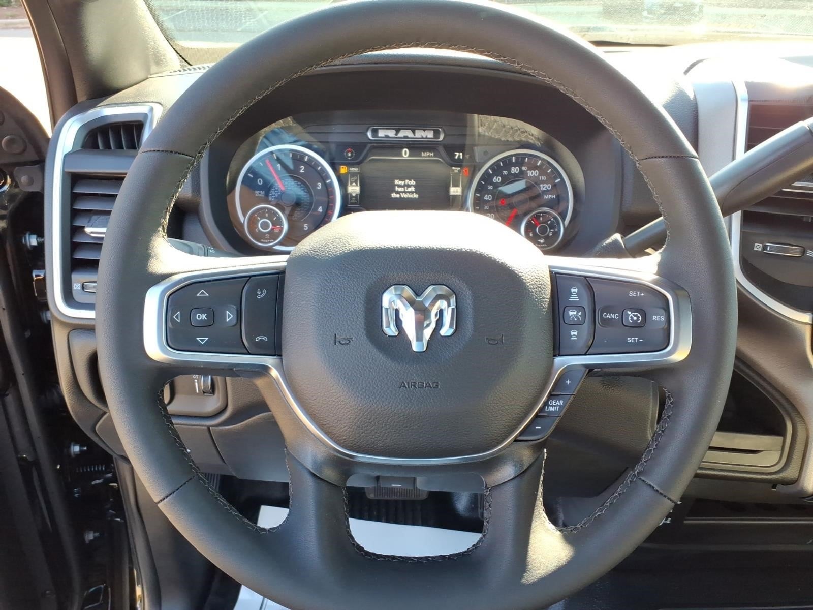 2026 RAM 4500 BIG HORN thumbnail 11