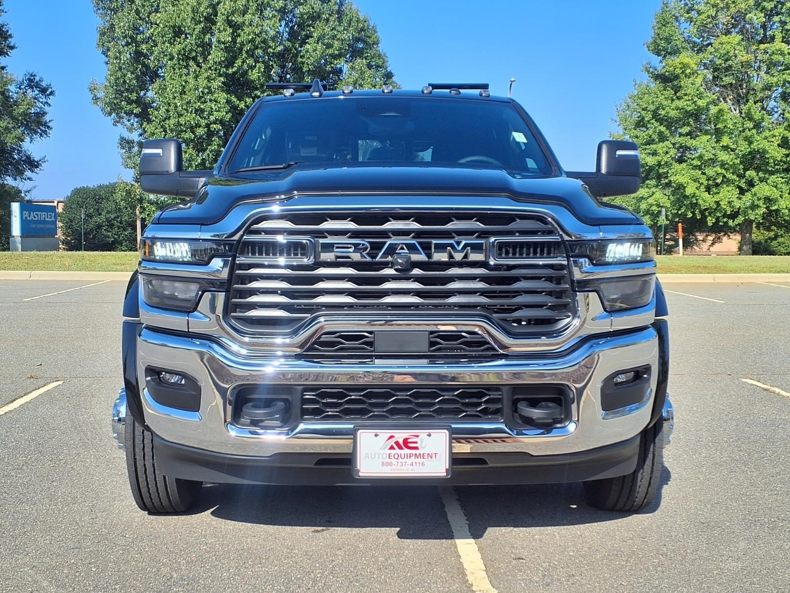 2026 RAM 5500 BIG HORN thumbnail 2