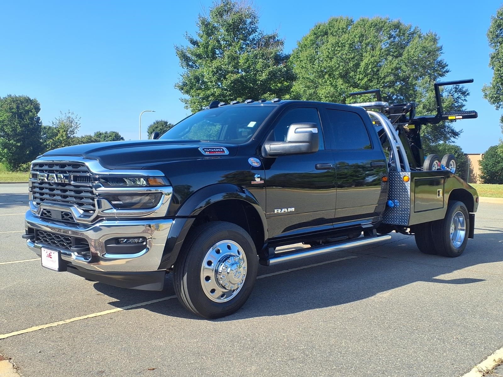 2026 RAM 5500 BIG HORN thumbnail 3