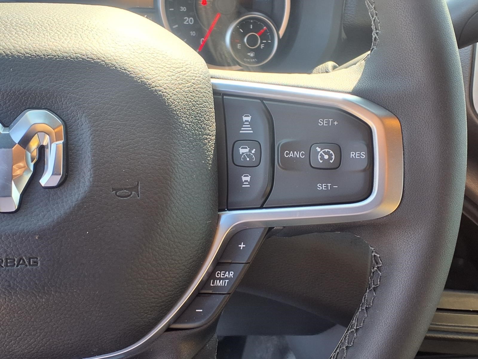 2026 RAM 5500 BIG HORN thumbnail 14