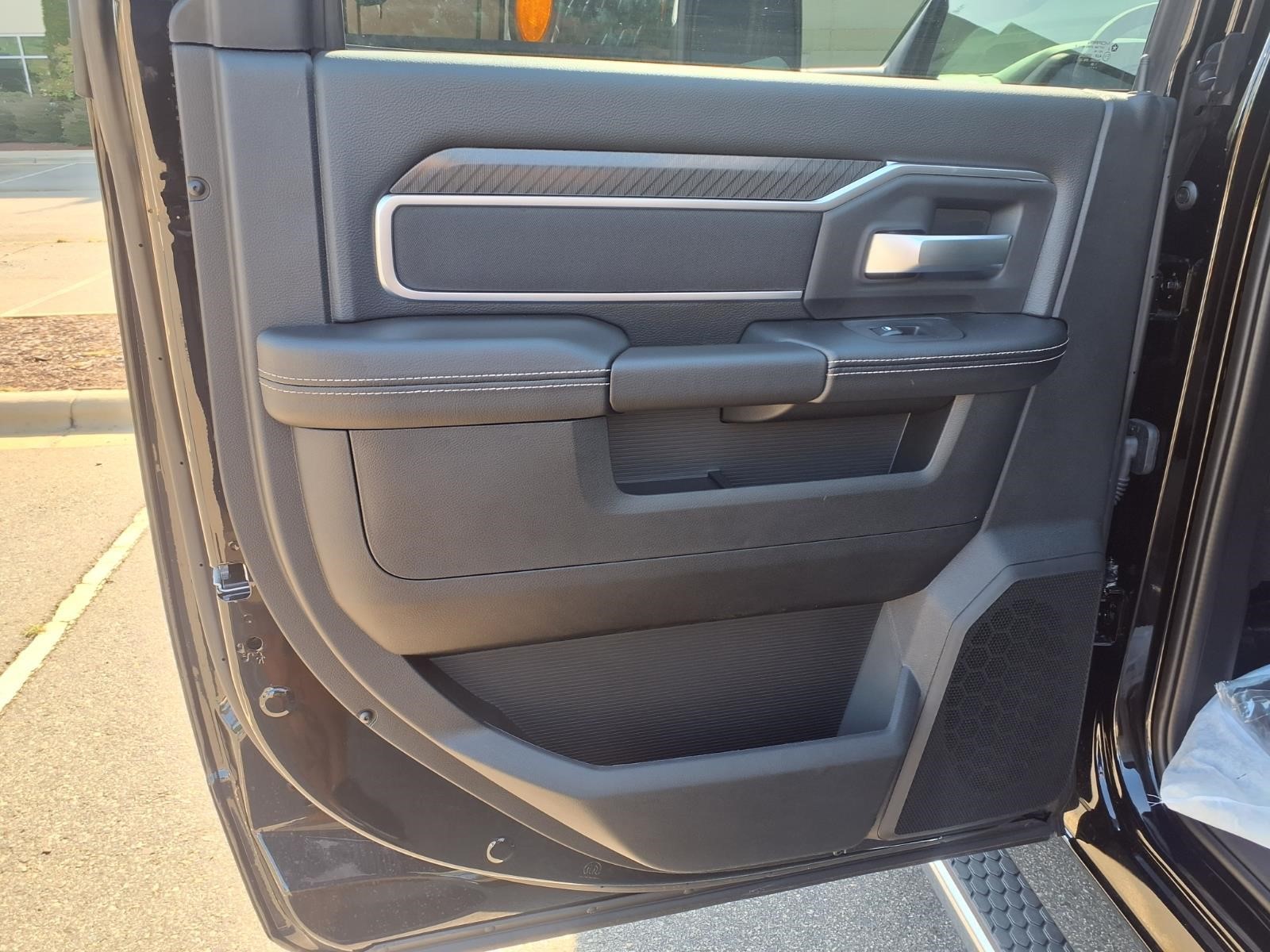 2026 RAM 5500 BIG HORN thumbnail 22