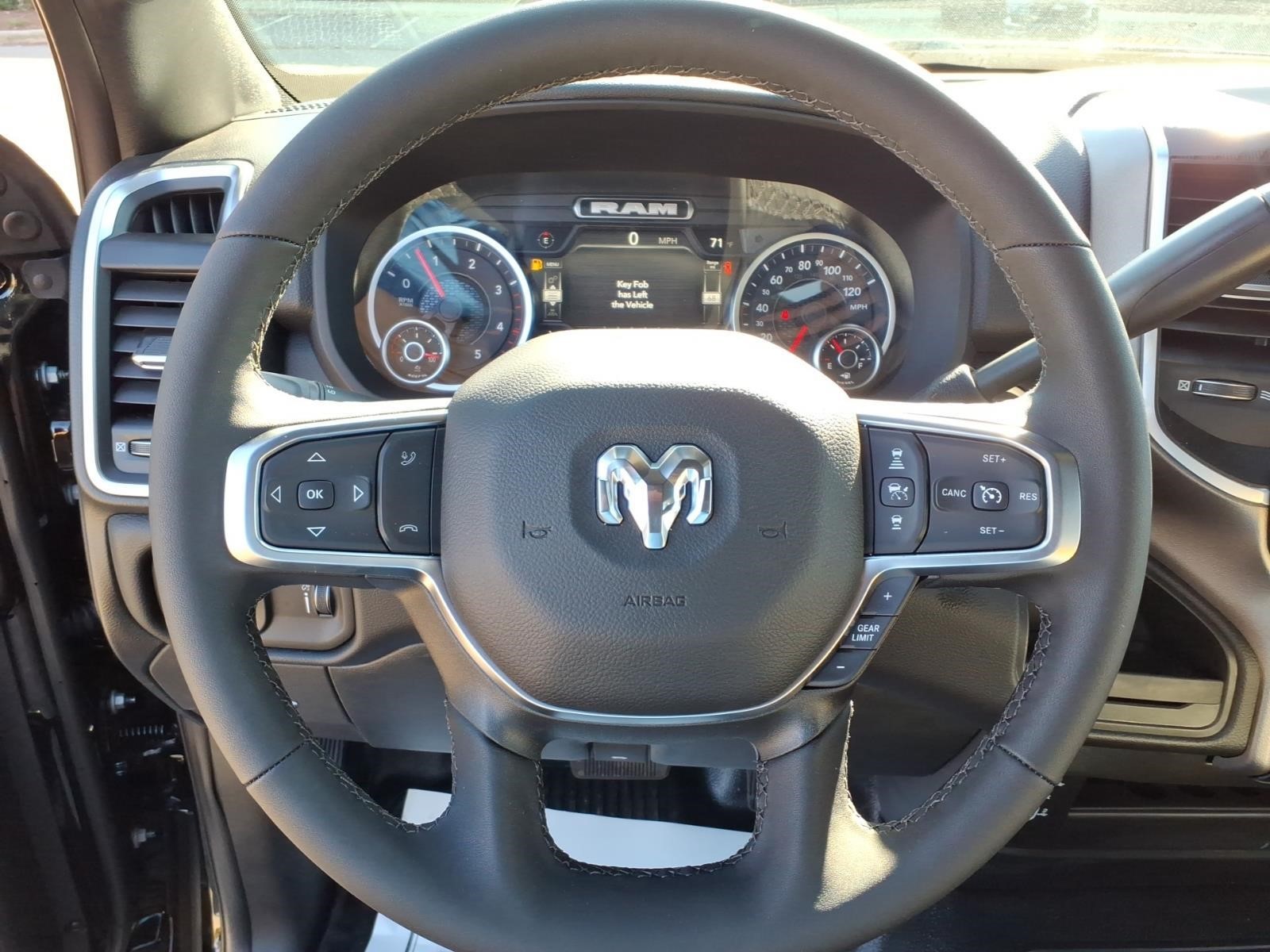 2027 RAM 4500 BIG HORN thumbnail 11