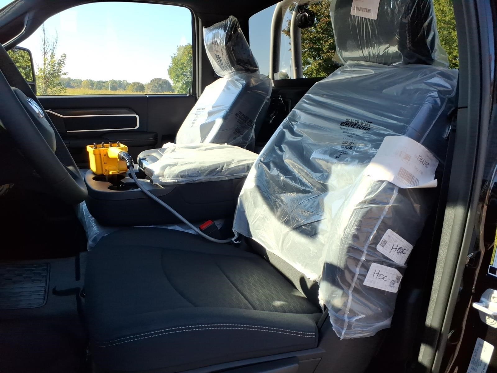 2027 RAM 4500 BIG HORN thumbnail 15