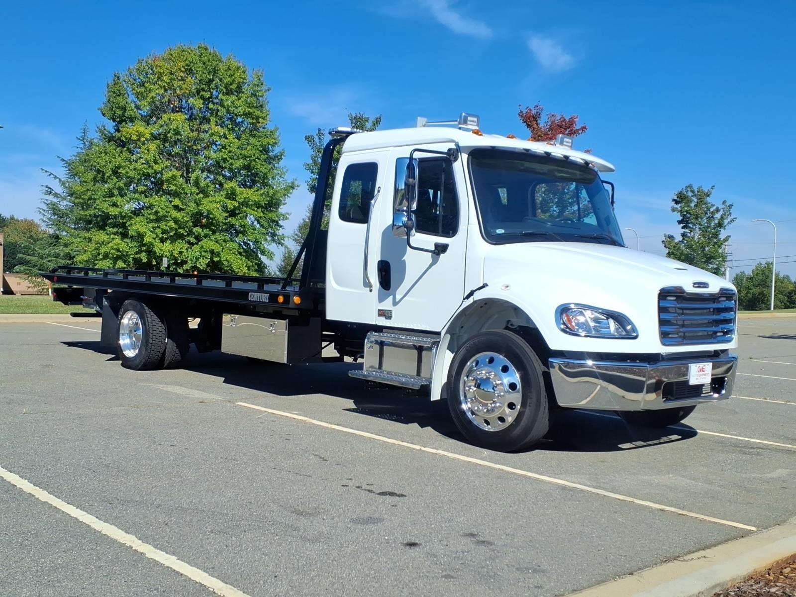 2026 FREIGHTLINER M2 106 photo 1