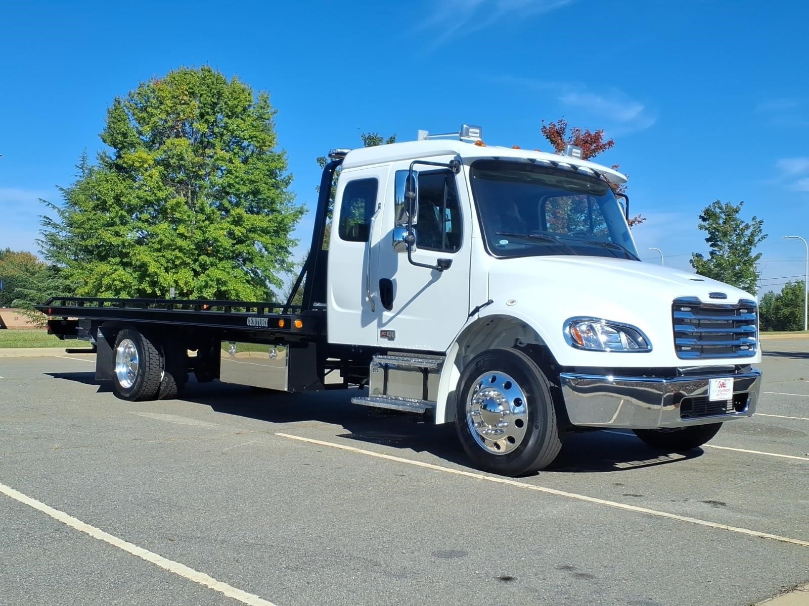 2026 FREIGHTLINER M2 106 photo 1