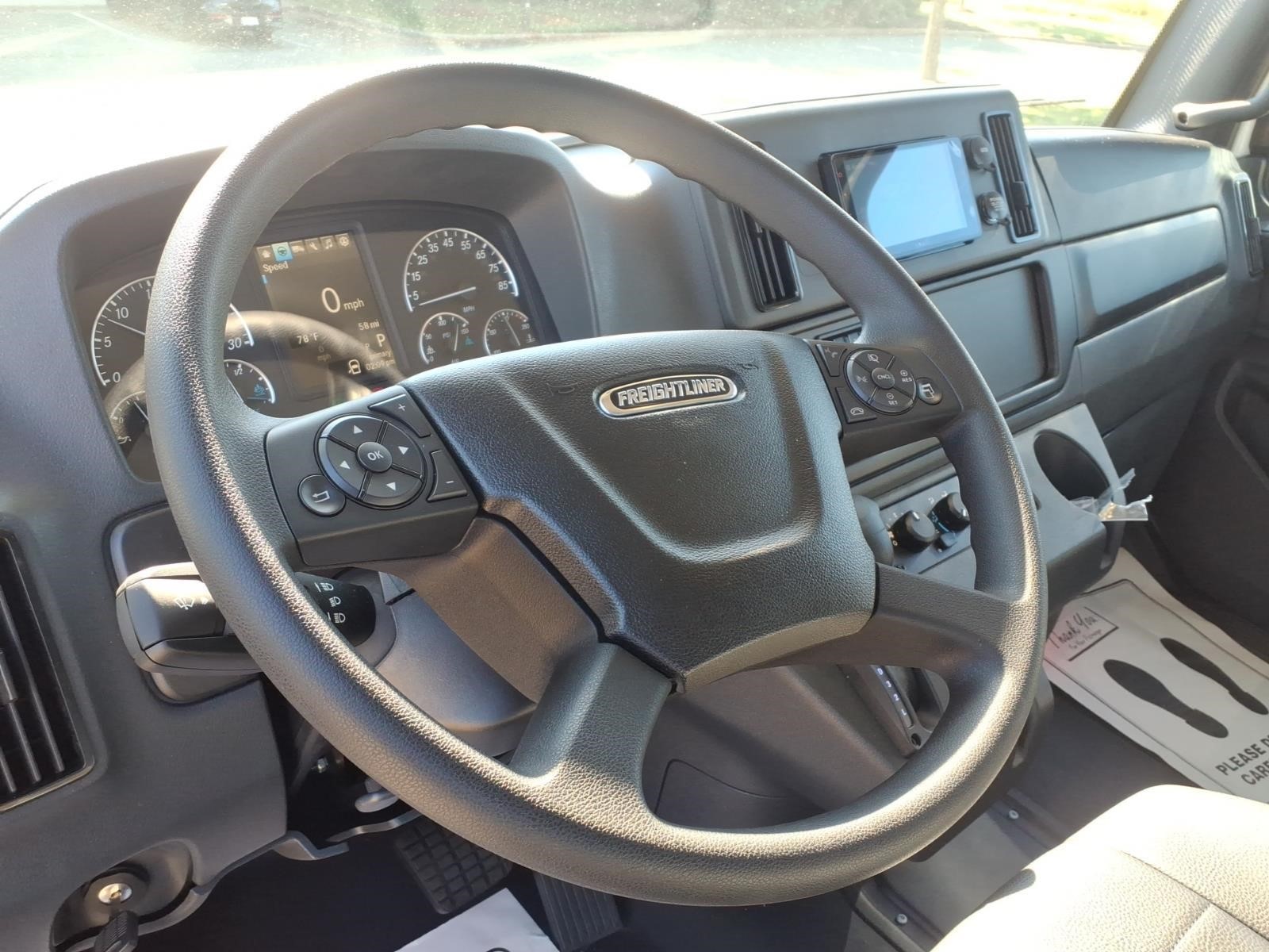 2026 FREIGHTLINER M2 106 thumbnail 4