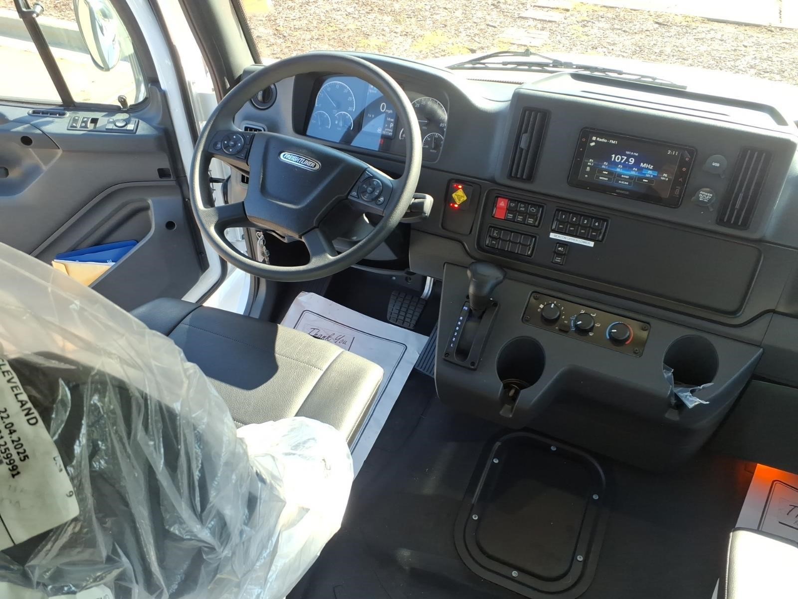 2026 FREIGHTLINER M2 106 thumbnail 17