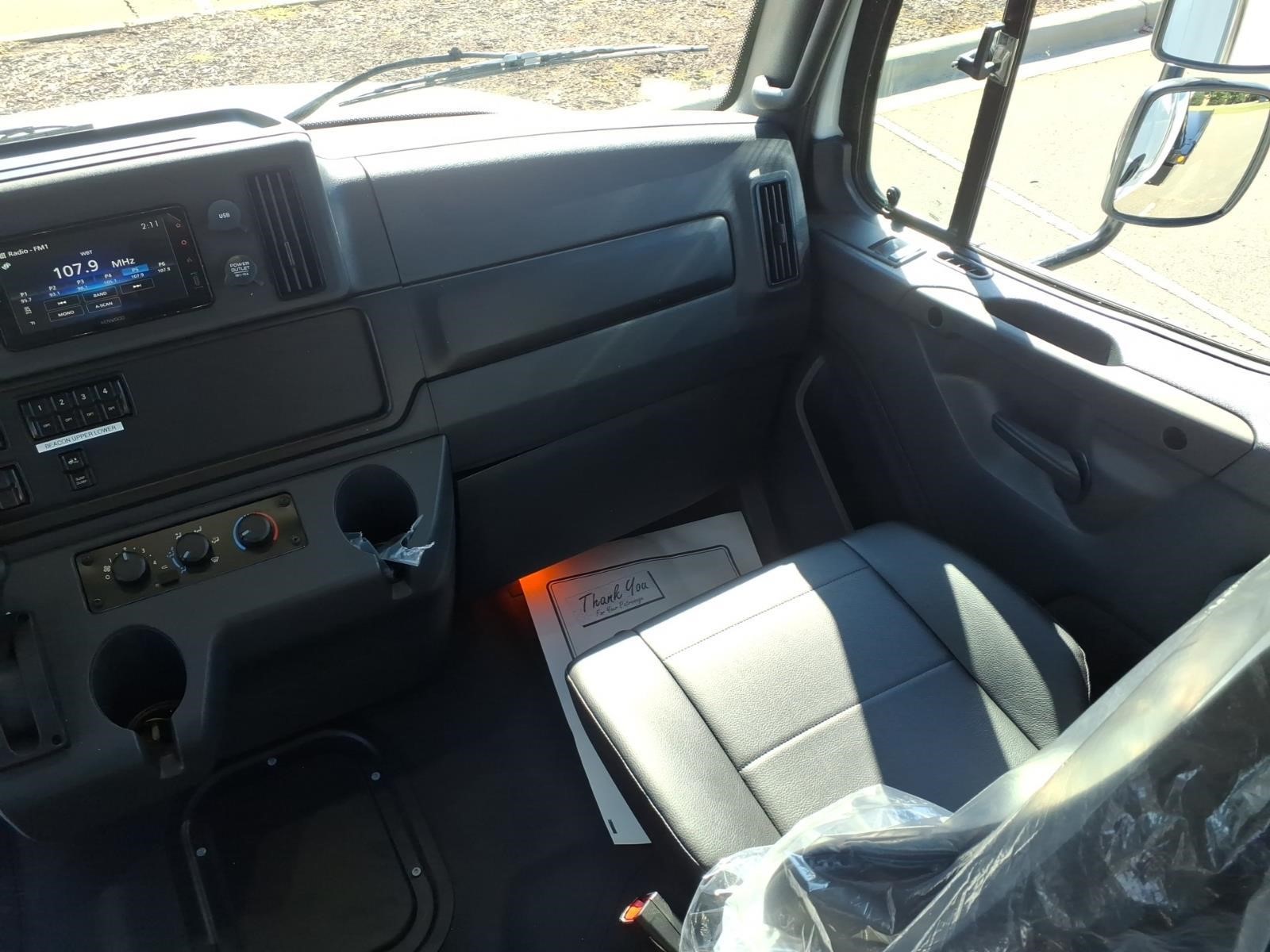 2026 FREIGHTLINER M2 106 thumbnail 18