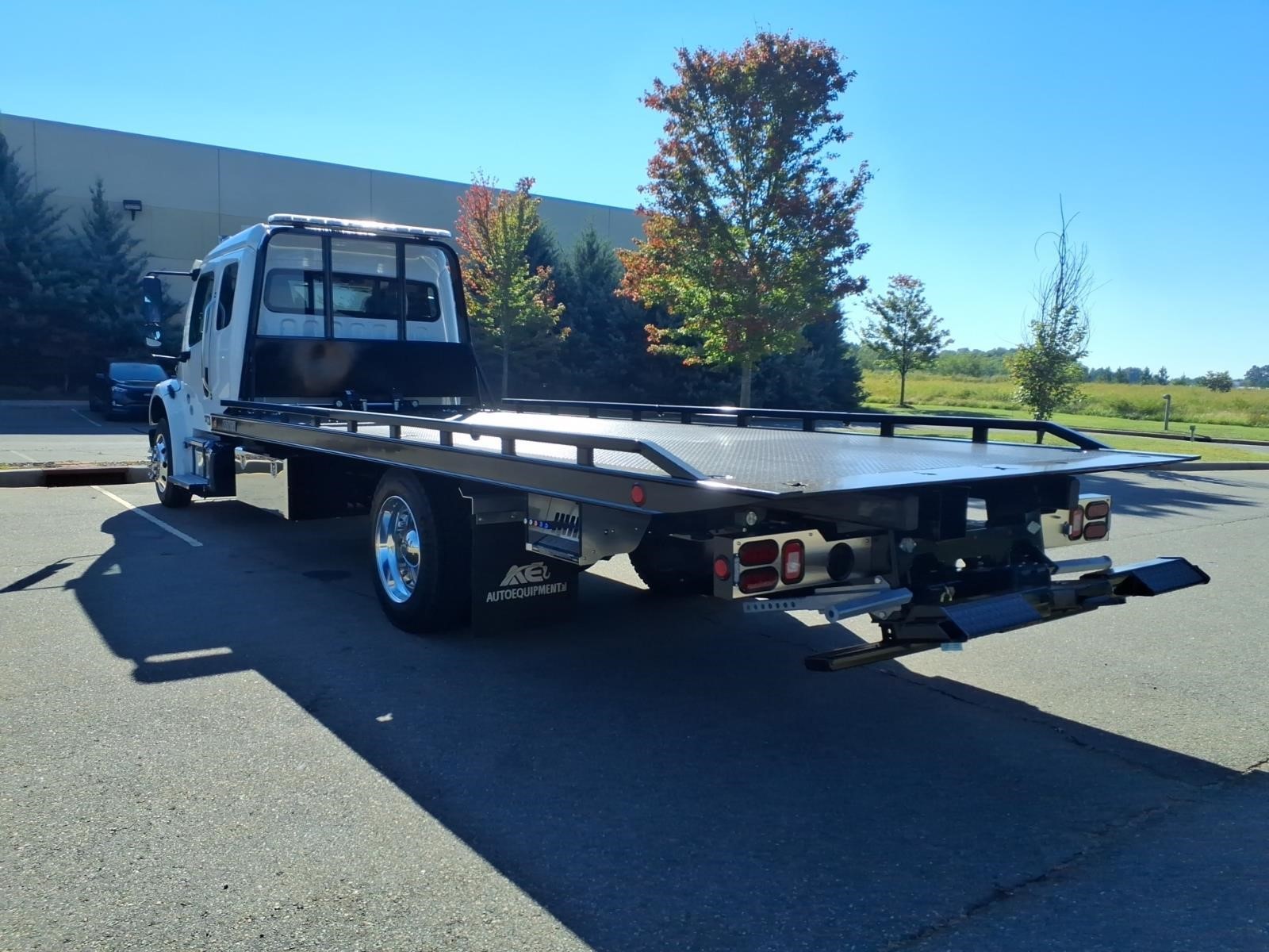 2026 FREIGHTLINER M2 106 thumbnail 23