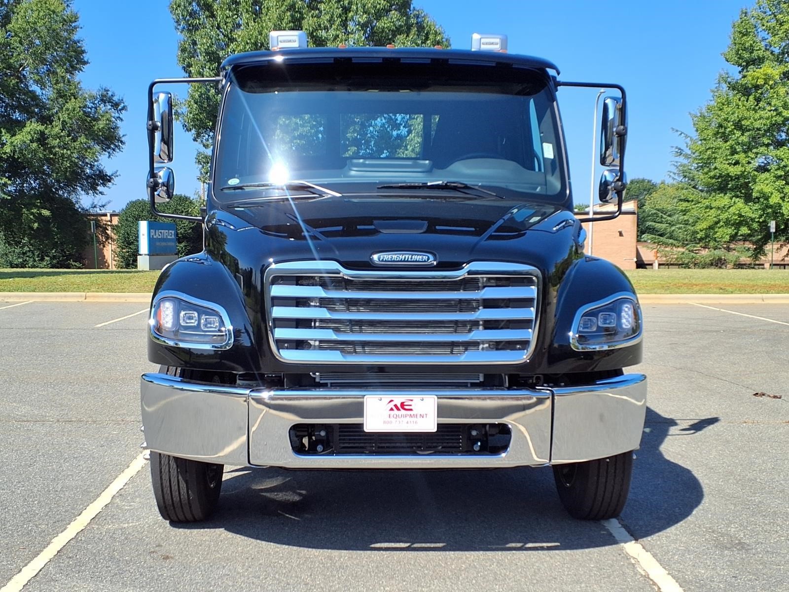 2027 FREIGHTLINER BUSINESS CLASS M2 106 thumbnail 2