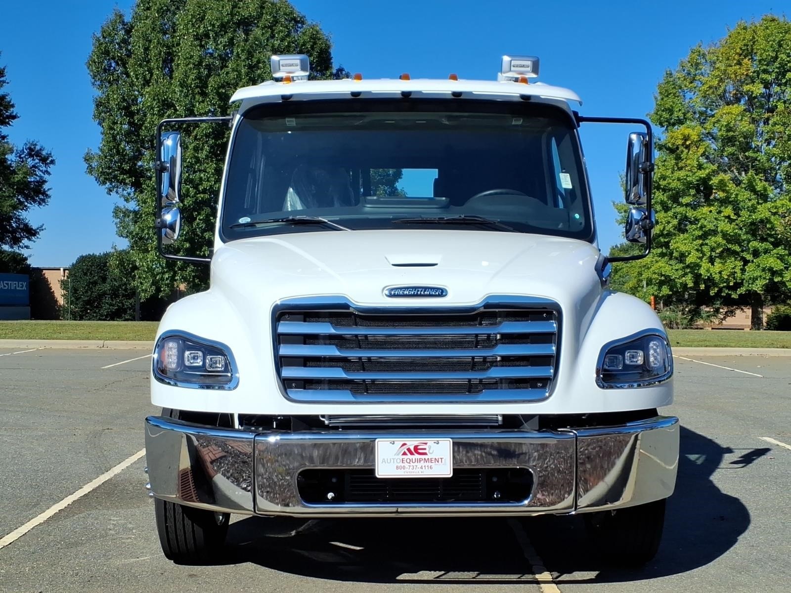 2027 FREIGHTLINER M2 106 thumbnail 2