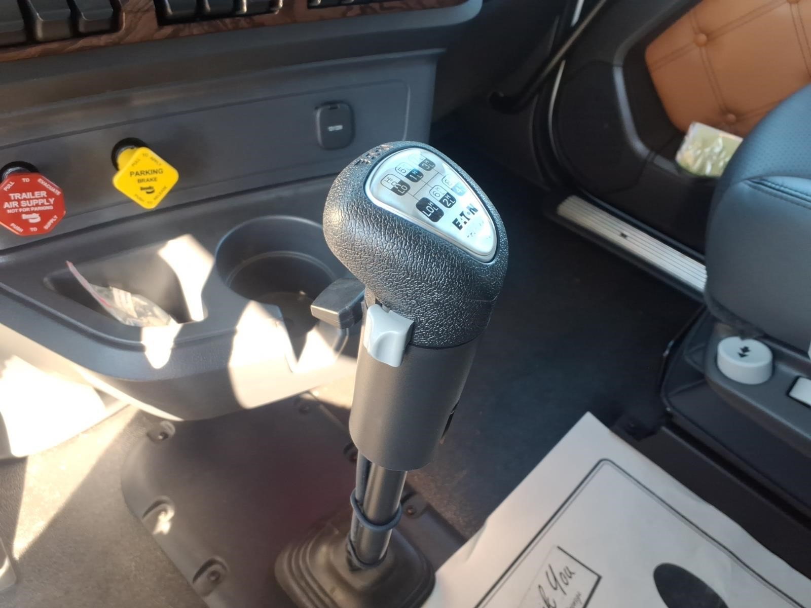 2026 KENWORTH T880 thumbnail 9