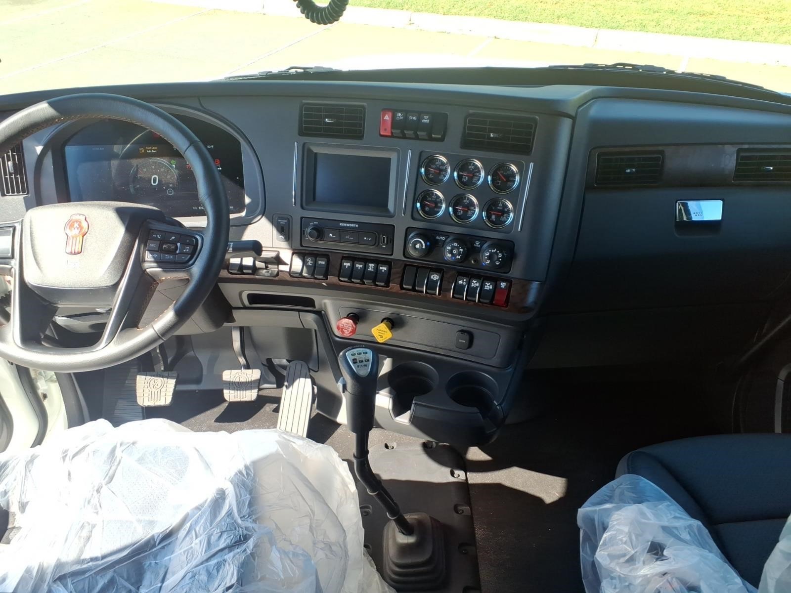 2026 KENWORTH T880 thumbnail 17