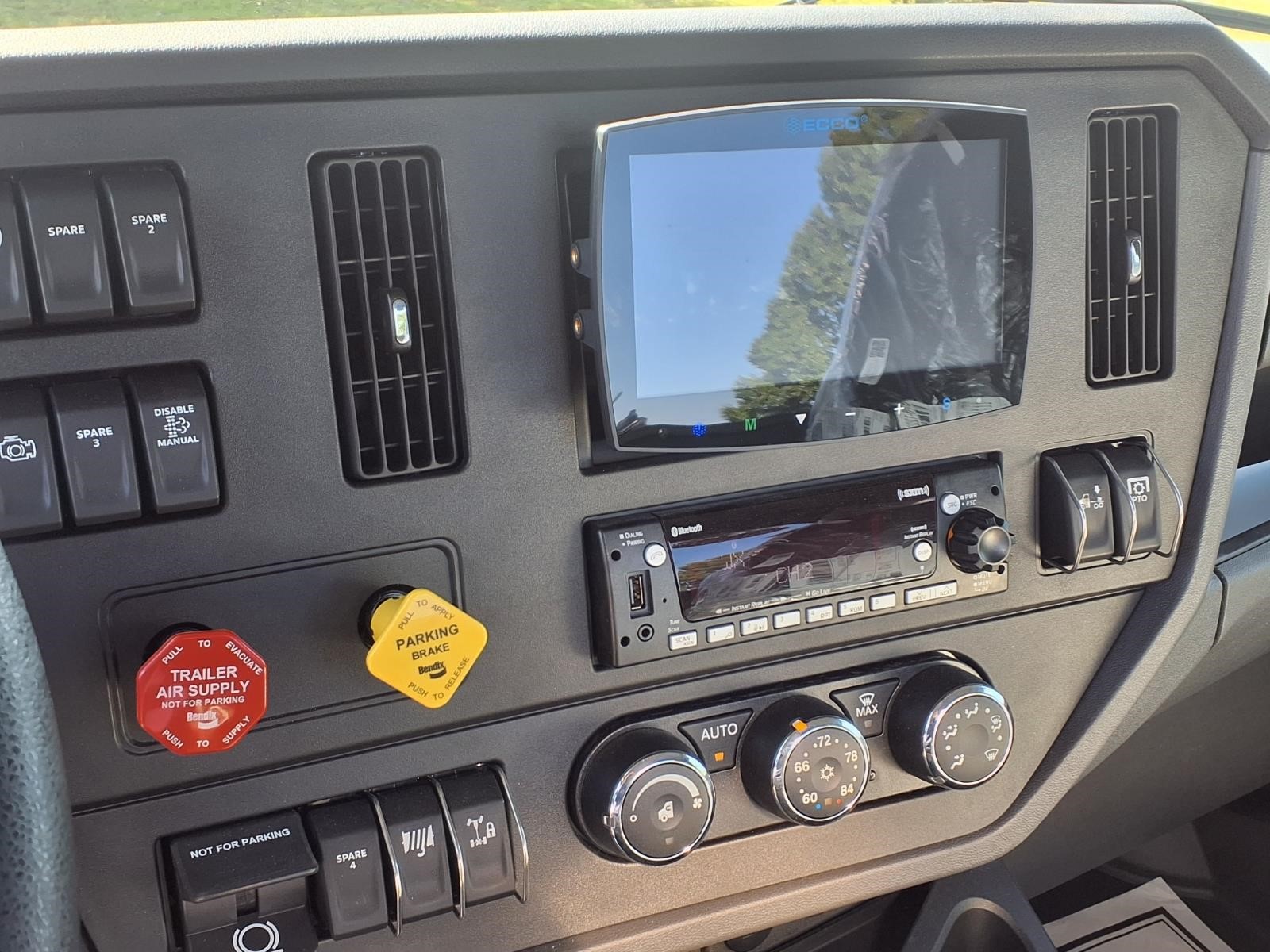 2027 PETERBILT 537 thumbnail 9